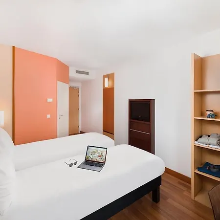 Ξενοδοχείο Ibis 3*