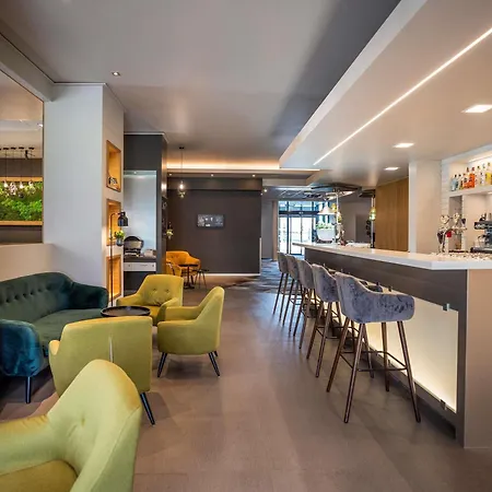 比尔森宜必思酒店