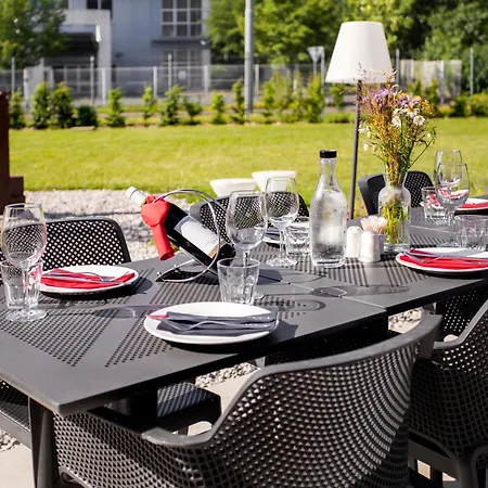 比尔森宜必思酒店 酒店