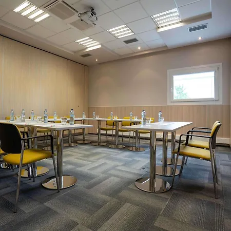 比尔森宜必思酒店 3* 比尔森