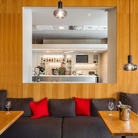 比尔森宜必思酒店 酒店 比尔森