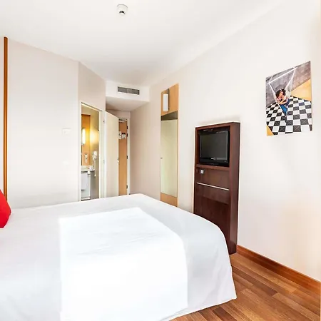 比尔森宜必思酒店 3*