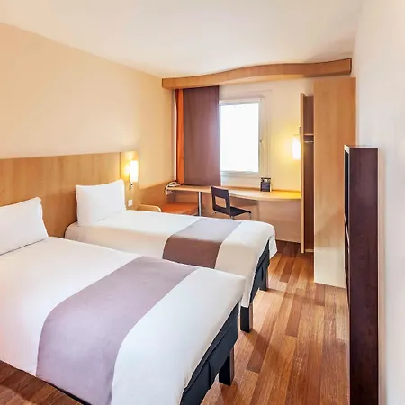 比尔森宜必思酒店