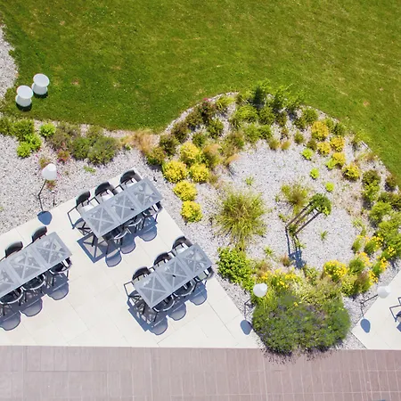 比尔森宜必思酒店 3* 比尔森