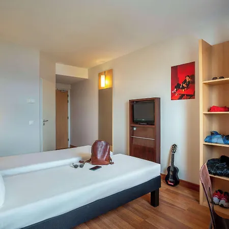 比尔森宜必思酒店 3*