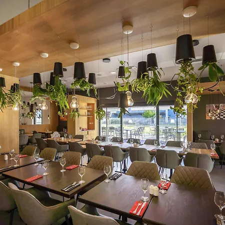 比尔森宜必思酒店