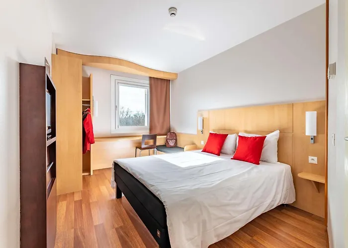 Ibis 3*