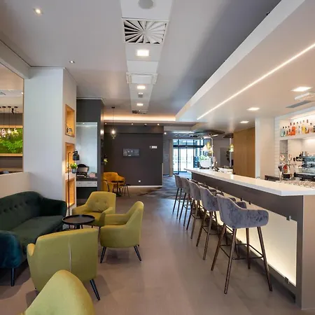 Ibis Hotel 3*